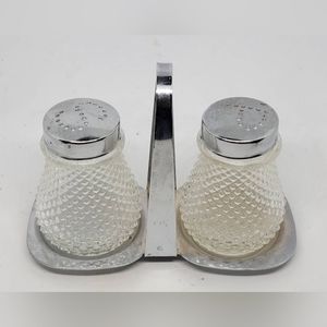 Salt pepper shaker, kitchen, glass S & P shaker set, dining, serving, salt shake